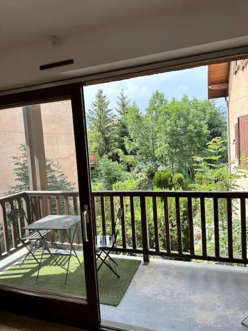 Charmant Appartement Briançon Extérieur photo